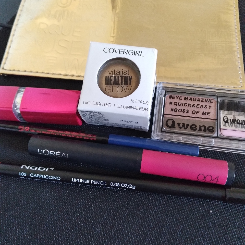 SOLD!!!! New Brand Makeup Bundle Shell Pulled